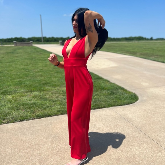 Lulus medium red v neck jumpsuit ‼️WORN ONCE‼️ - Picture 4 of 5